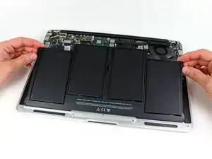 MacBook Air 13" Mitte 2012 Akku Austausch